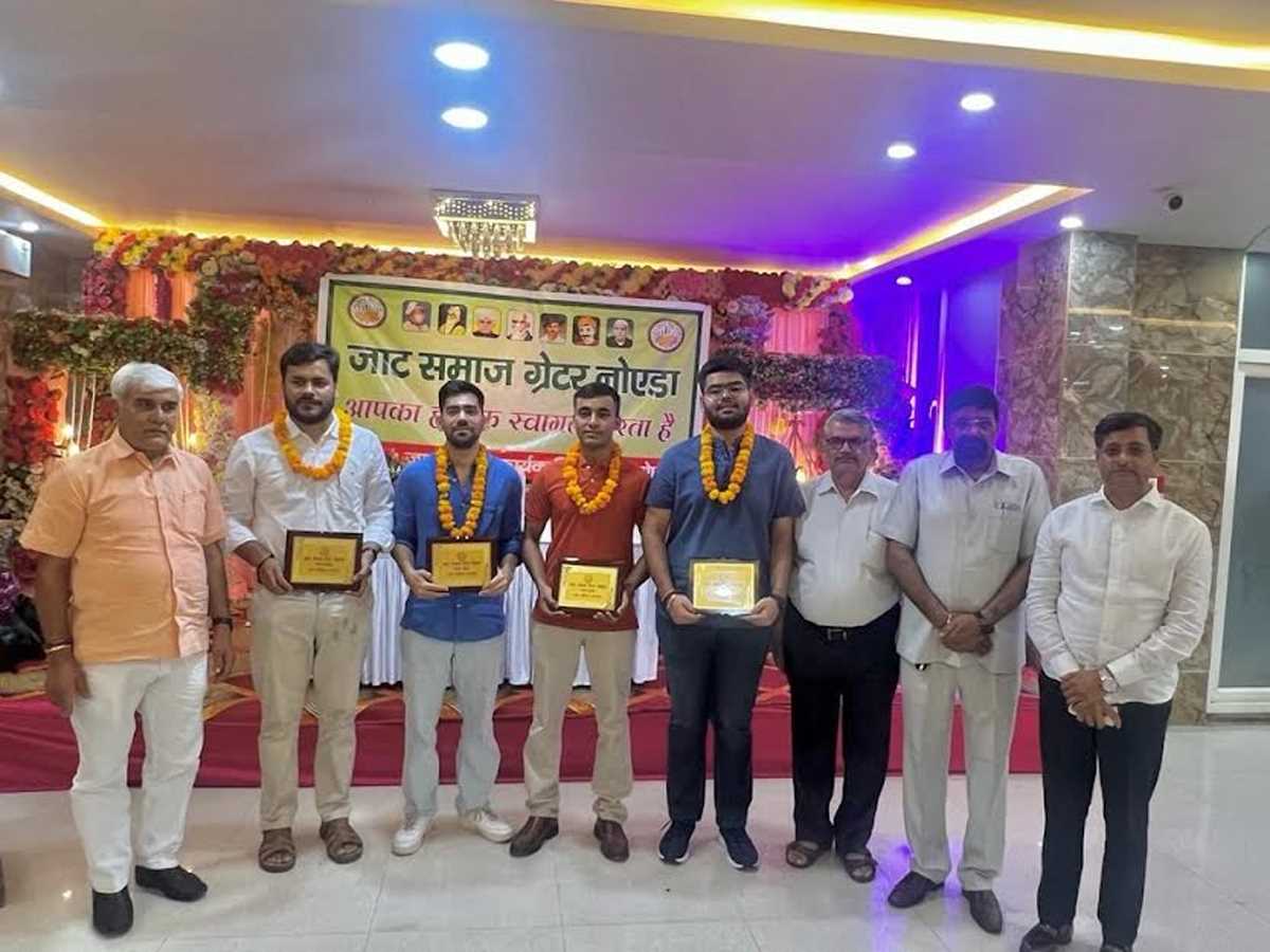 जाट समाज ने किया मेधावियों को किया गया सम्मानित